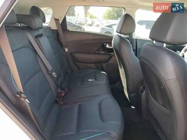 Білий Кіа Niro, об'ємом двигуна 0 л та пробігом 30 тис. км за 5600 $, фото 10 на Automoto.ua