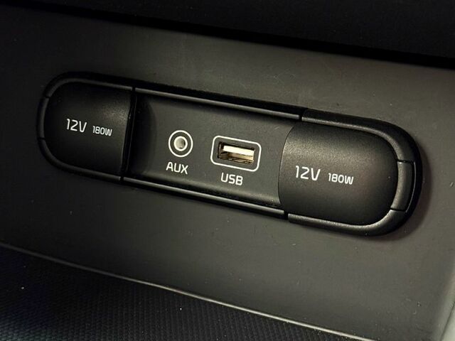 Киа Niro 2019 в Хмельницком на Automoto.ua Белый Киа Niro, объемом двигателя 1.6 л и пробегом 325 тыс. км за 13600 $, фото 10 на Automoto.ua