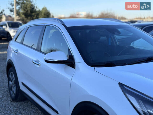 Белый Киа Niro, объемом двигателя 0 л и пробегом 210 тыс. км за 15900 $, фото 21 на Automoto.ua