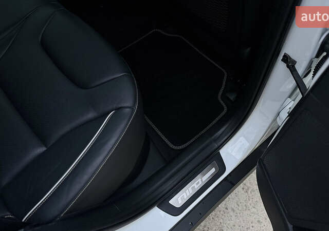 Білий Кіа Niro, об'ємом двигуна 0 л та пробігом 124 тис. км за 16999 $, фото 32 на Automoto.ua