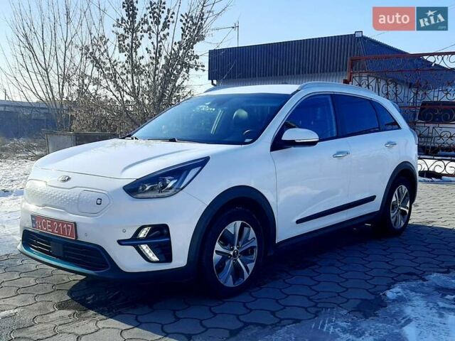 Білий Кіа Niro, об'ємом двигуна 0 л та пробігом 115 тис. км за 17200 $, фото 4 на Automoto.ua