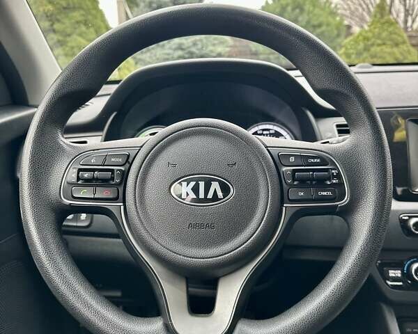 Белый Киа Niro, объемом двигателя 1.6 л и пробегом 213 тыс. км за 16500 $, фото 35 на Automoto.ua