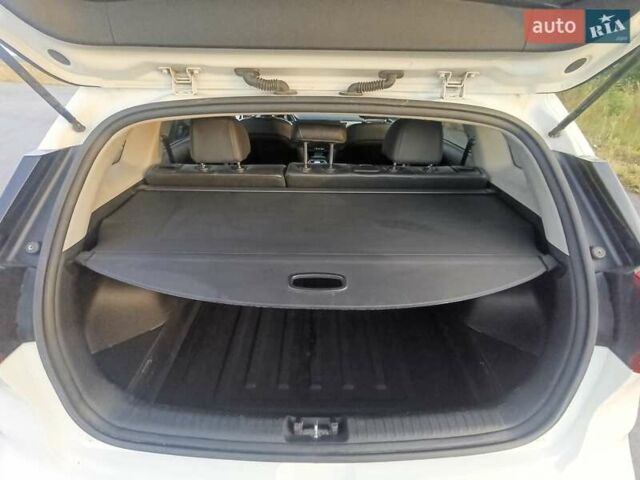 Белый Киа Niro, объемом двигателя 0 л и пробегом 127 тыс. км за 17400 $, фото 24 на Automoto.ua