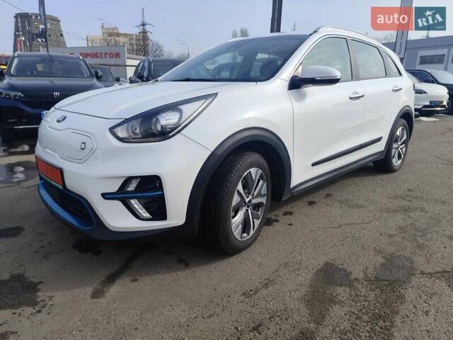 Белый Киа Niro, объемом двигателя 0 л и пробегом 105 тыс. км за 17555 $, фото 21 на Automoto.ua