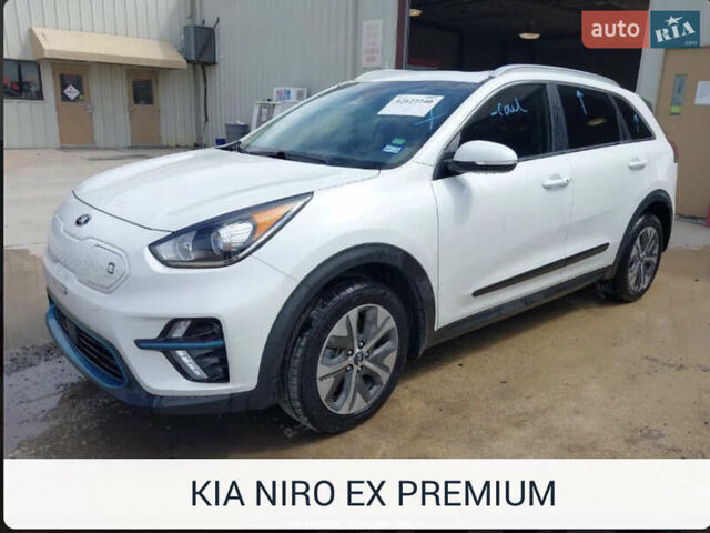 Білий Кіа Niro, об'ємом двигуна 0 л та пробігом 112 тис. км за 14300 $, фото 4 на Automoto.ua
