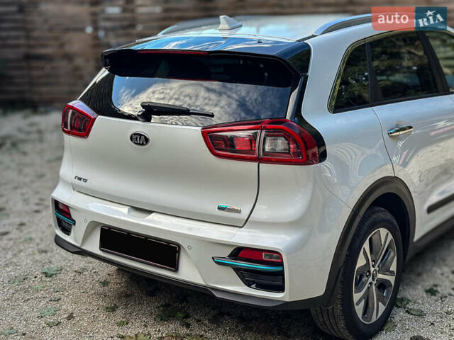 Білий Кіа Niro, об'ємом двигуна 0 л та пробігом 204 тис. км за 17800 $, фото 40 на Automoto.ua