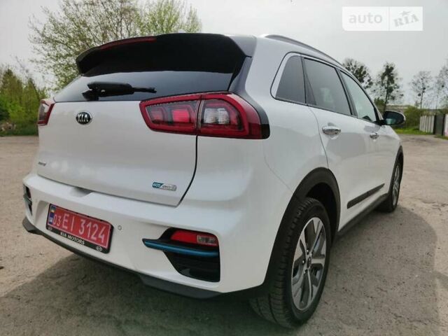 Білий Кіа Niro, об'ємом двигуна 0 л та пробігом 137 тис. км за 19990 $, фото 6 на Automoto.ua