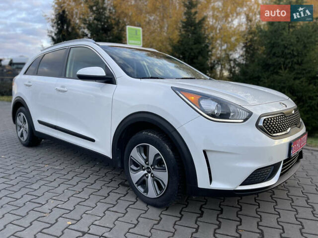 Киа Niro 2019 в Луцке на Automoto.ua Белый Киа Niro, объемом двигателя 1.58 л и пробегом 212 тыс. км за 15999 $, фото 2 на Automoto.ua
