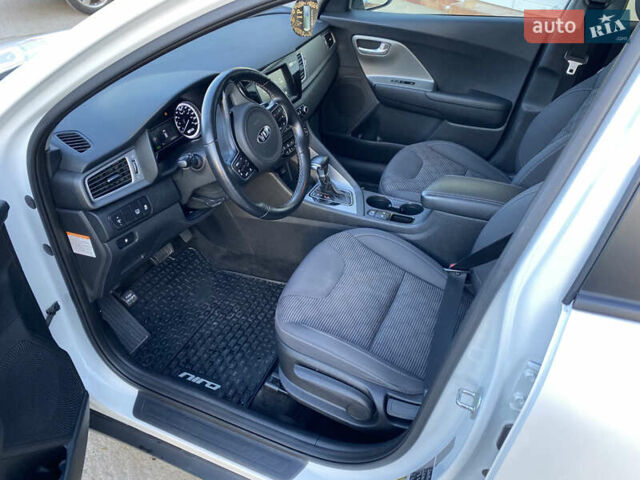 Белый Киа Niro, объемом двигателя 0 л и пробегом 101 тыс. км за 17700 $, фото 7 на Automoto.ua