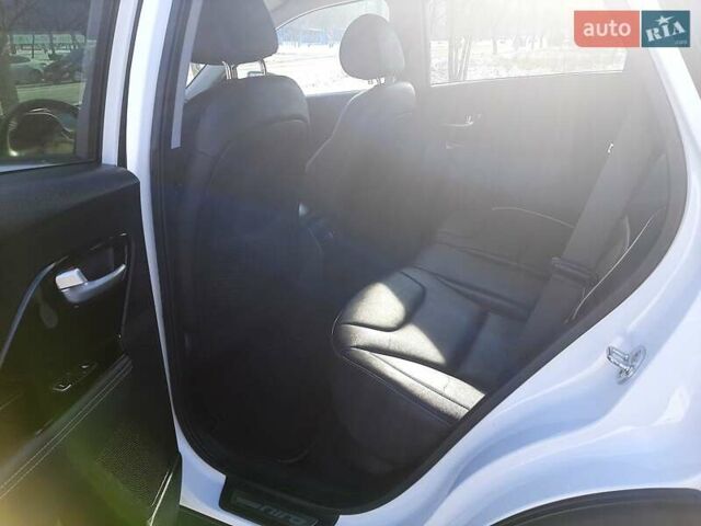 Білий Кіа Niro, об'ємом двигуна 0 л та пробігом 115 тис. км за 17200 $, фото 24 на Automoto.ua