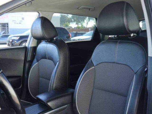 Білий Кіа Niro, об'ємом двигуна 0 л та пробігом 46 тис. км за 14150 $, фото 8 на Automoto.ua