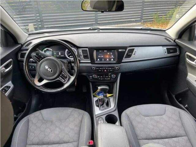 Киа Niro 2019 в Киеве на Automoto.ua Белый Киа Niro, объемом двигателя 1.6 л и пробегом 114 тыс. км за 11400 $, фото 8 на Automoto.ua