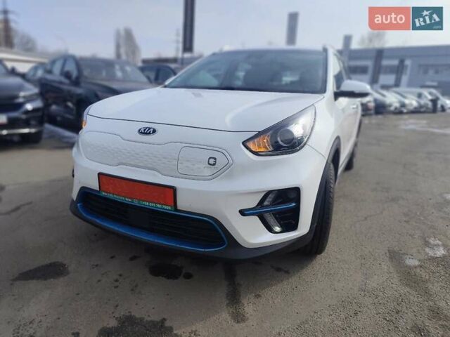 Белый Киа Niro, объемом двигателя 0 л и пробегом 105 тыс. км за 17555 $, фото 19 на Automoto.ua