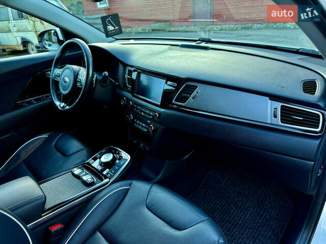 Белый Киа Niro, объемом двигателя 0 л и пробегом 135 тыс. км за 16999 $, фото 27 на Automoto.ua