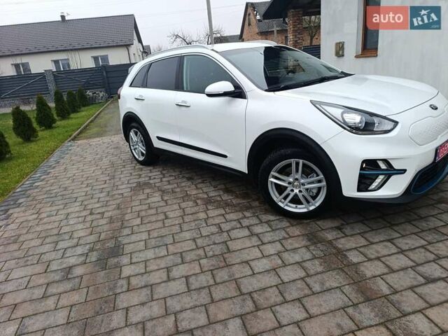Белый Киа Niro, объемом двигателя 0 л и пробегом 127 тыс. км за 17400 $, фото 5 на Automoto.ua