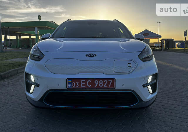 Білий Кіа Niro, об'ємом двигуна 0 л та пробігом 145 тис. км за 18800 $, фото 10 на Automoto.ua