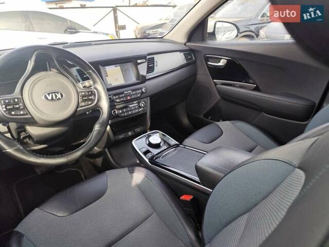 Белый Киа Niro, объемом двигателя 0 л и пробегом 105 тыс. км за 17555 $, фото 42 на Automoto.ua