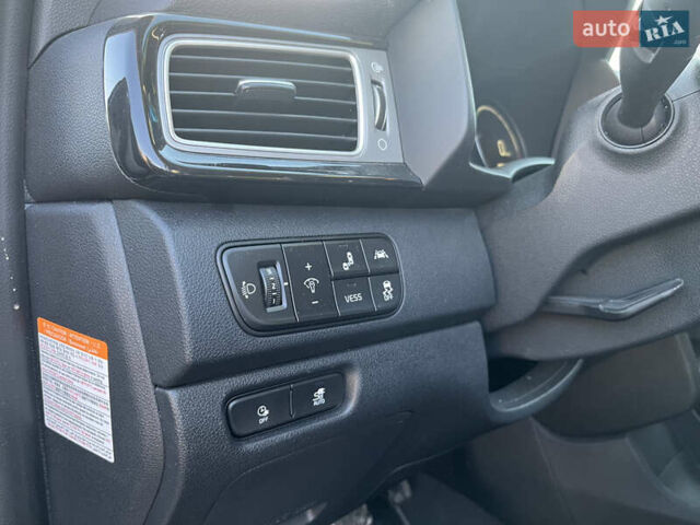 Білий Кіа Niro, об'ємом двигуна 0 л та пробігом 70 тис. км за 18600 $, фото 9 на Automoto.ua