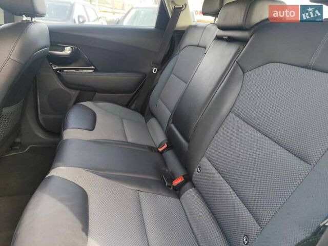 Белый Киа Niro, объемом двигателя 0 л и пробегом 105 тыс. км за 17555 $, фото 46 на Automoto.ua