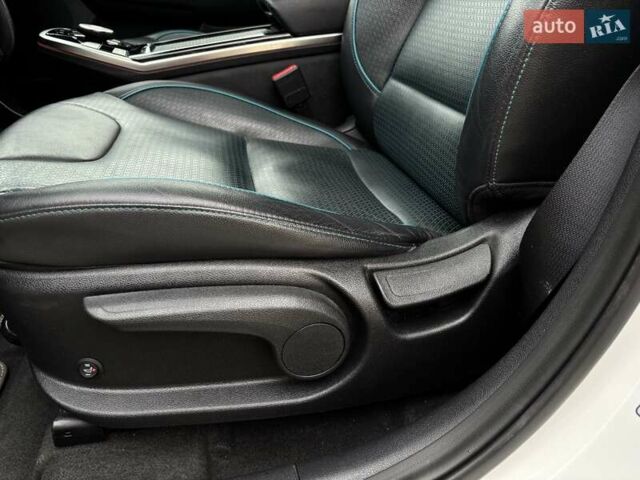 Белый Киа Niro, объемом двигателя 0 л и пробегом 100 тыс. км за 18999 $, фото 37 на Automoto.ua