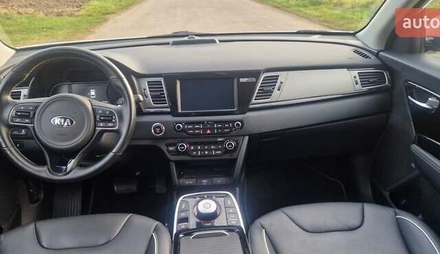 Киа Niro 2019 в Дубно на Automoto.ua Белый Киа Niro, объемом двигателя 0 л и пробегом 173 тыс. км за 17400 $, фото 15 на Automoto.ua