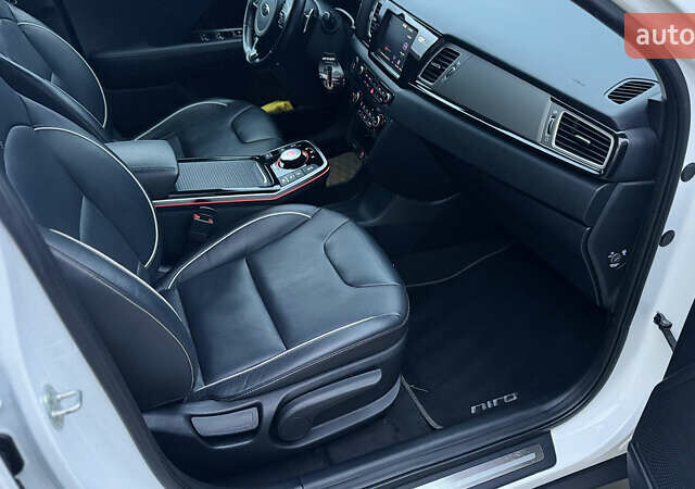 Білий Кіа Niro, об'ємом двигуна 0 л та пробігом 124 тис. км за 16999 $, фото 33 на Automoto.ua