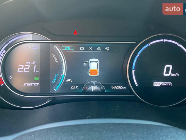 Білий Кіа Niro, об'ємом двигуна 0 л та пробігом 68 тис. км за 18850 $, фото 17 на Automoto.ua
