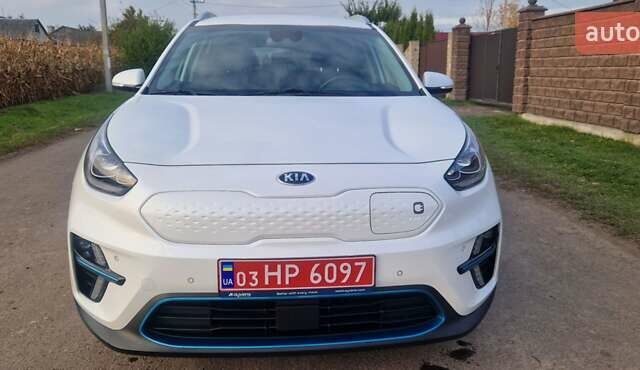 Киа Niro 2019 в Дубно на Automoto.ua Белый Киа Niro, объемом двигателя 0 л и пробегом 173 тыс. км за 17400 $, фото 4 на Automoto.ua