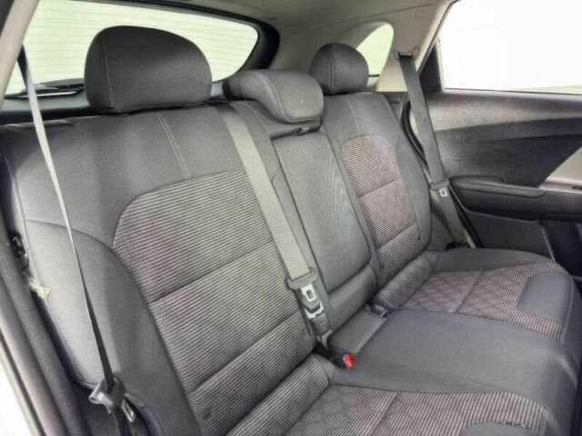 Белый Киа Niro, объемом двигателя 1.6 л и пробегом 50 тыс. км за 9000 $, фото 14 на Automoto.ua