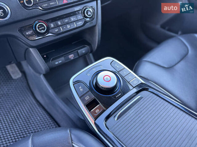 Белый Киа Niro, объемом двигателя 0 л и пробегом 210 тыс. км за 15900 $, фото 40 на Automoto.ua
