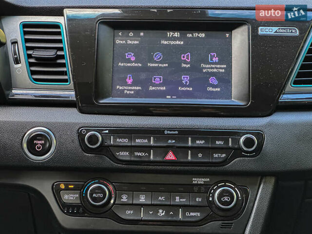 Білий Кіа Niro, об'ємом двигуна 0 л та пробігом 204 тис. км за 17800 $, фото 94 на Automoto.ua
