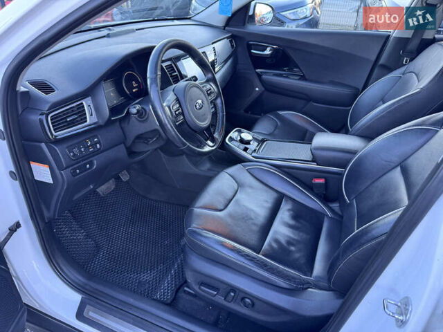 Белый Киа Niro, объемом двигателя 0 л и пробегом 210 тыс. км за 15900 $, фото 32 на Automoto.ua