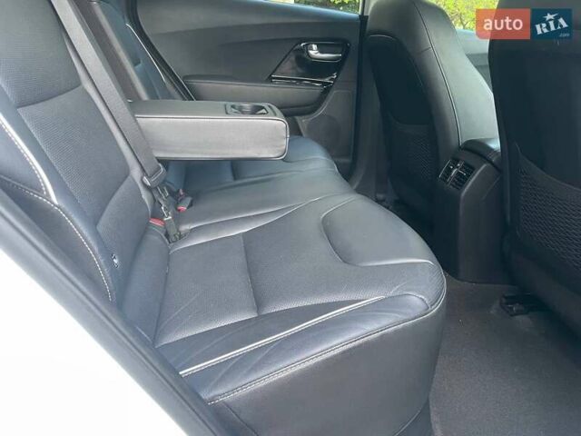 Белый Киа Niro, объемом двигателя 0 л и пробегом 95 тыс. км за 17850 $, фото 47 на Automoto.ua