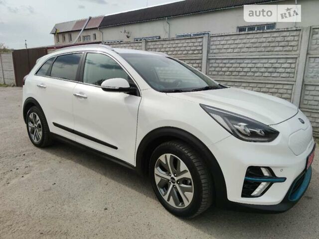 Білий Кіа Niro, об'ємом двигуна 0 л та пробігом 137 тис. км за 19990 $, фото 10 на Automoto.ua