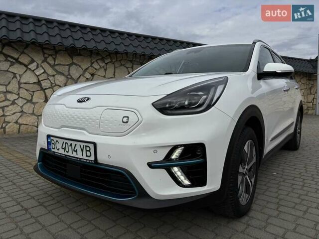 Киа Niro 2019 в Львове на Automoto.ua Белый Киа Niro, объемом двигателя 0 л и пробегом 97 тыс. км за 19000 $, фото 8 на Automoto.ua
