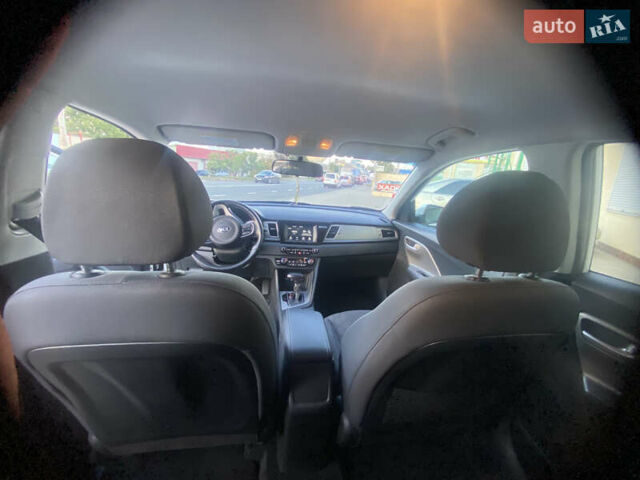 Белый Киа Niro, объемом двигателя 0 л и пробегом 101 тыс. км за 17700 $, фото 10 на Automoto.ua