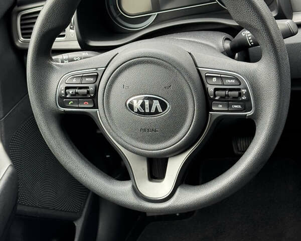 Киа Niro 2019 в Хмельницком на Automoto.ua Белый Киа Niro, объемом двигателя 1.6 л и пробегом 320 тыс. км за 12400 $, фото 14 на Automoto.ua