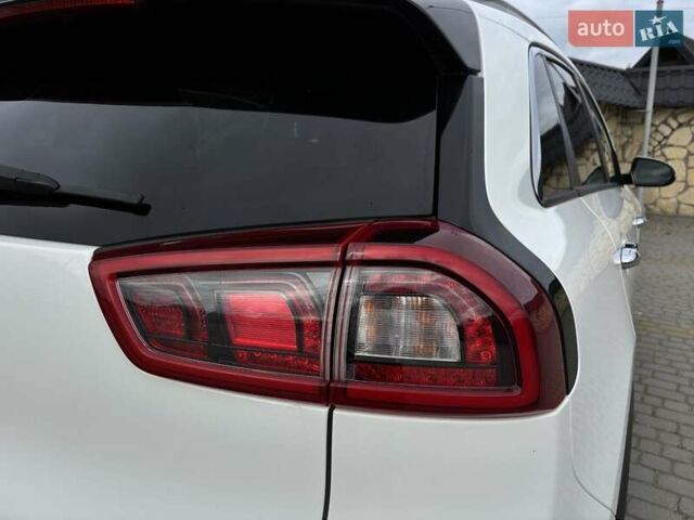 Белый Киа Niro, объемом двигателя 0 л и пробегом 100 тыс. км за 18999 $, фото 27 на Automoto.ua