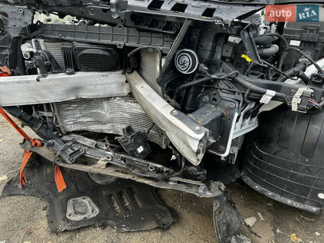 Білий Кіа Niro, об'ємом двигуна 1.58 л та пробігом 97 тис. км за 8900 $, фото 5 на Automoto.ua