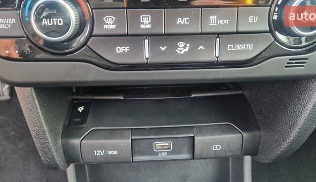 Киа Niro 2019 в Дубно на Automoto.ua Белый Киа Niro, объемом двигателя 0 л и пробегом 173 тыс. км за 17400 $, фото 21 на Automoto.ua