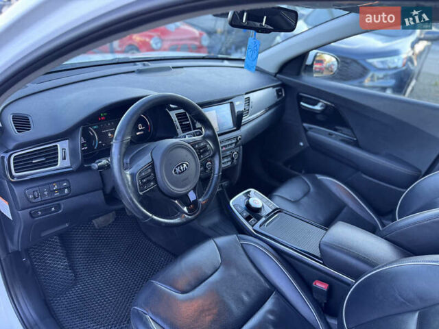 Белый Киа Niro, объемом двигателя 0 л и пробегом 210 тыс. км за 15900 $, фото 34 на Automoto.ua