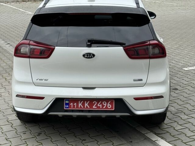 Киа Niro 2019 в Хмельницком на Automoto.ua Белый Киа Niro, объемом двигателя 1.6 л и пробегом 320 тыс. км за 12400 $, фото 6 на Automoto.ua