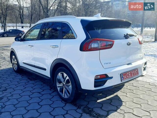 Білий Кіа Niro, об'ємом двигуна 0 л та пробігом 115 тис. км за 17200 $, фото 10 на Automoto.ua