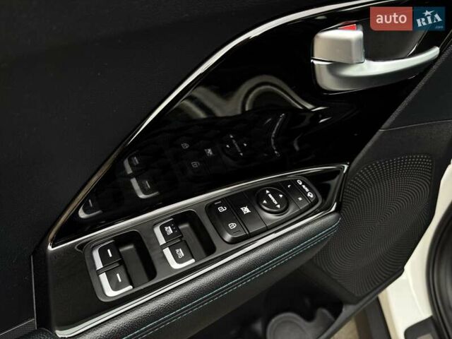 Белый Киа Niro, объемом двигателя 0 л и пробегом 100 тыс. км за 18999 $, фото 31 на Automoto.ua