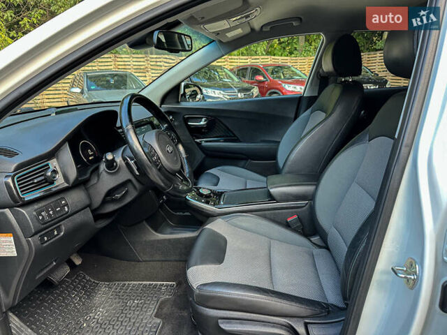 Білий Кіа Niro, об'ємом двигуна 0 л та пробігом 204 тис. км за 17800 $, фото 67 на Automoto.ua