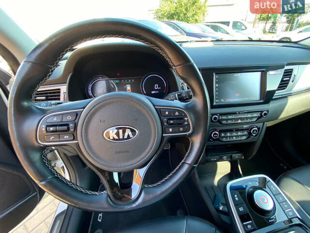Белый Киа Niro, объемом двигателя 0 л и пробегом 70 тыс. км за 18850 $, фото 10 на Automoto.ua
