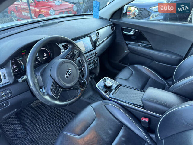 Белый Киа Niro, объемом двигателя 0 л и пробегом 210 тыс. км за 15900 $, фото 37 на Automoto.ua