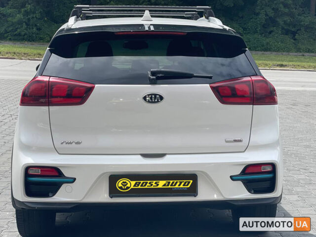 Білий Кіа Niro, об'ємом двигуна 64 л та пробігом 103 тис. км за 20400 $, фото 2 на Automoto.ua