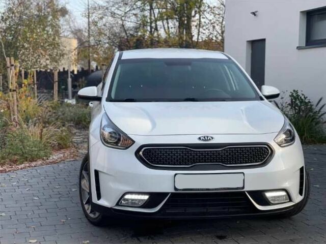 Киа Niro 2019 в Киеве на Automoto.ua Белый Киа Niro, объемом двигателя 1.6 л и пробегом 114 тыс. км за 11400 $, фото 3 на Automoto.ua