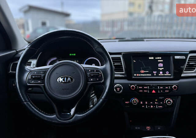 Білий Кіа Niro, об'ємом двигуна 0 л та пробігом 124 тис. км за 16999 $, фото 11 на Automoto.ua